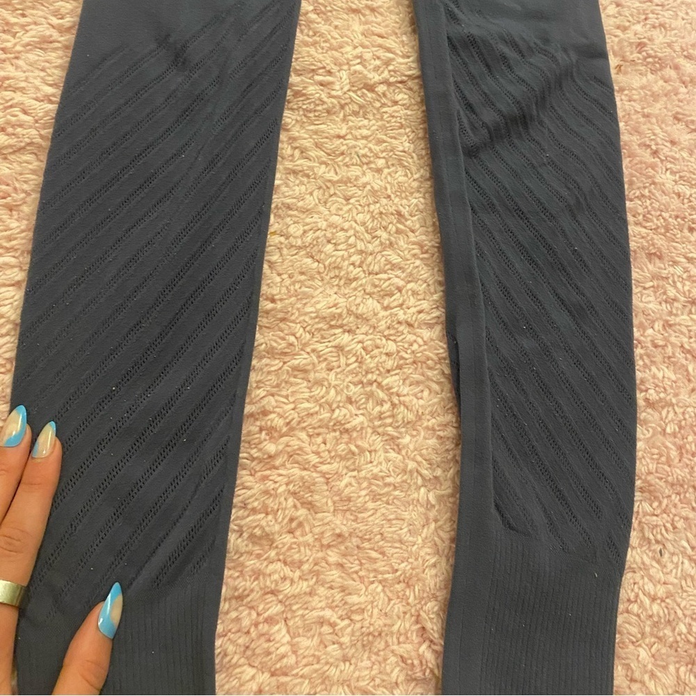 LULULEMON Blue Grey Mesh Design Leggings - Picture 3 of 6